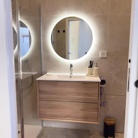 Апартаменти Centre Cosy 2 *